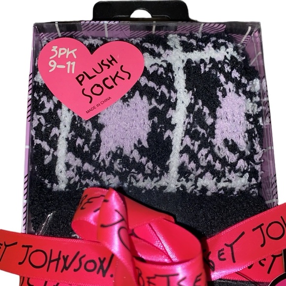 NEW Betsey Johnson 3pk plush socks - Picture 4 of 4